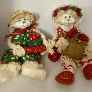 House Of Lloyd Floyd & Flossie Bunny Shelf Sitters Christmas Around The World